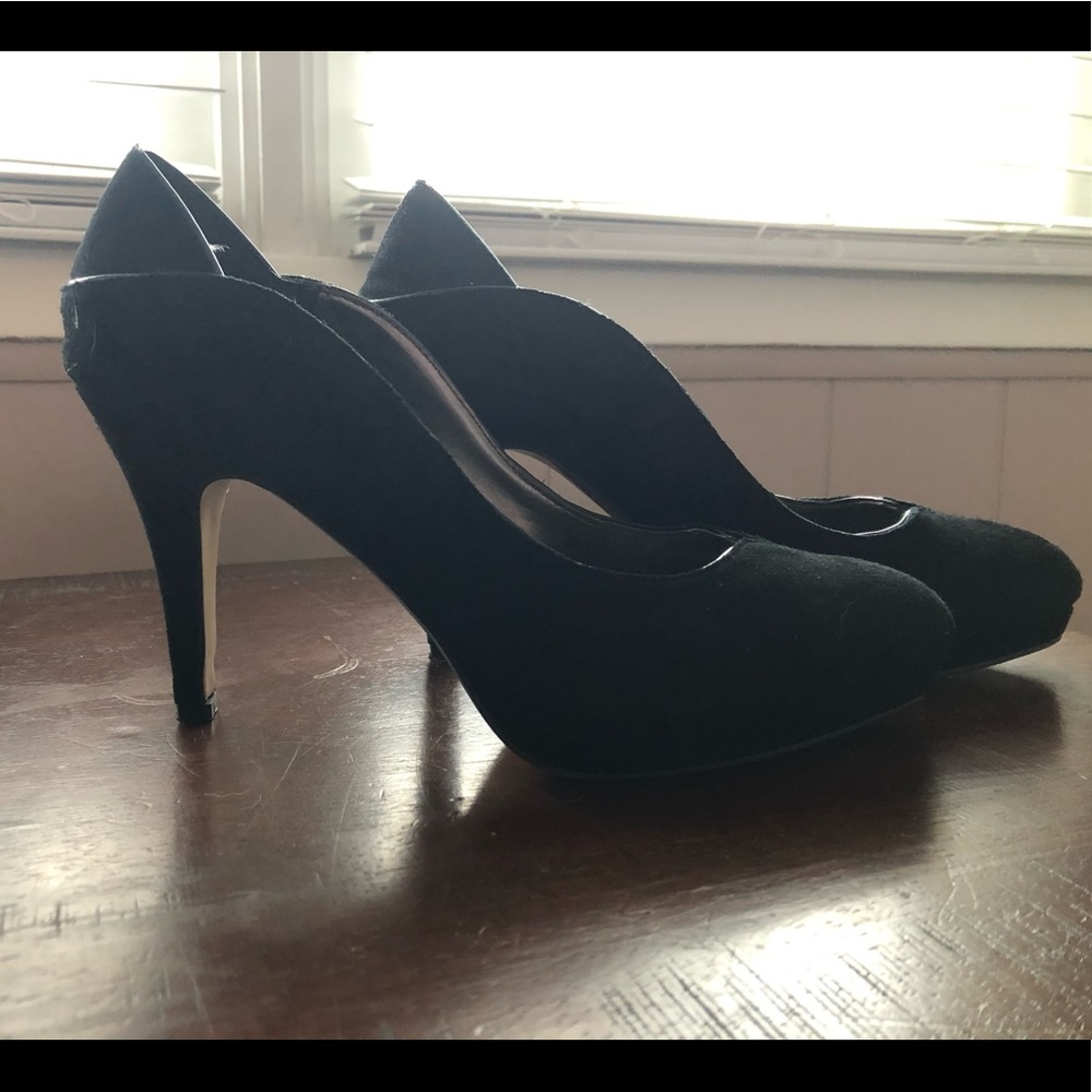 Adrienne Vittadini Black Pumps